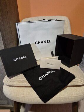 CHANEL  NEW set:bag and box